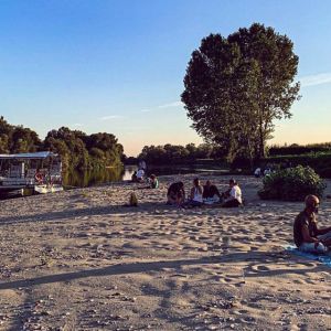 Apericena sulla spiaggia.jpg