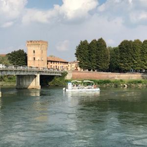 Battello sul fiume adda.jpg